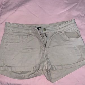 Women’s beige shorts. Size 6 from H&M
